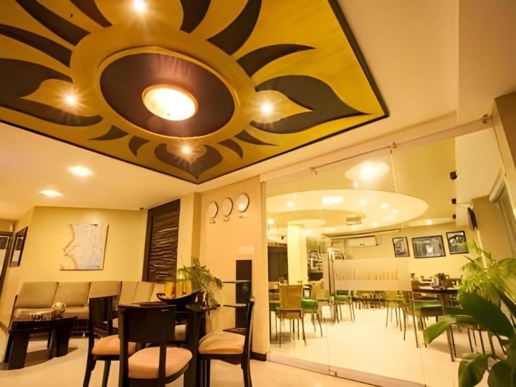 L Square Hotel Tarlac City Buitenkant foto