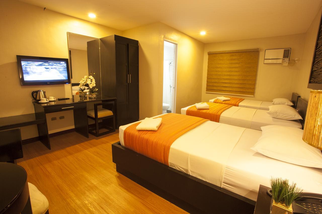 L Square Hotel Tarlac City Buitenkant foto