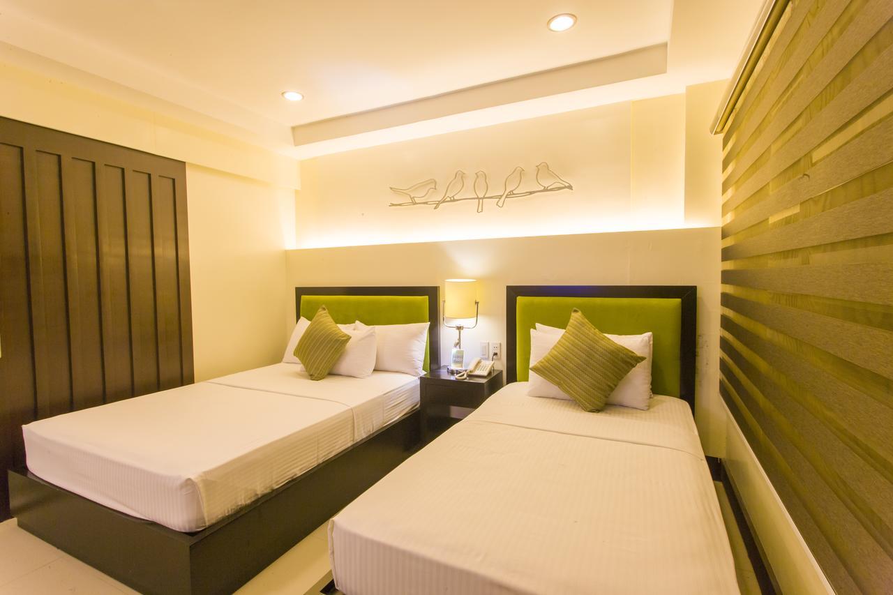 L Square Hotel Tarlac City Buitenkant foto